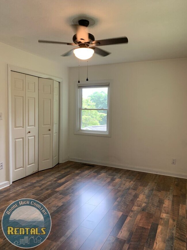 Building Photo - 3bd/2ba Ranch-Style Home Central to Boone
