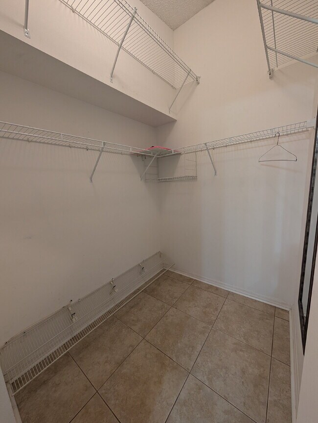 Building Photo - Beautiful 3-Bedroom Home in Suntree