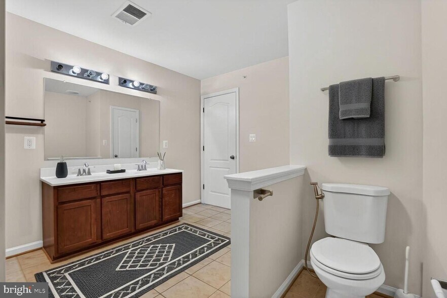 Building Photo - 11180 Wortham Crest Cir