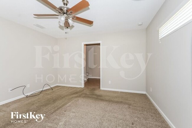 Building Photo - 2568 SW Deckard St