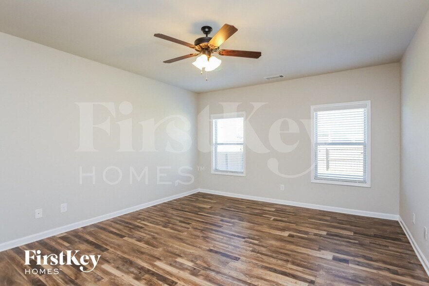 Building Photo - 4523 Brayden Dr
