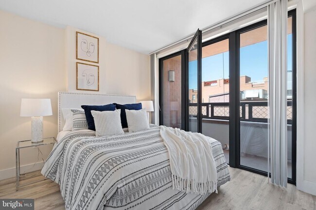 Building Photo - 631 D St NW