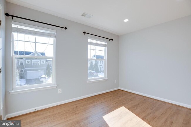 Building Photo - 11932 Blue Violet Way
