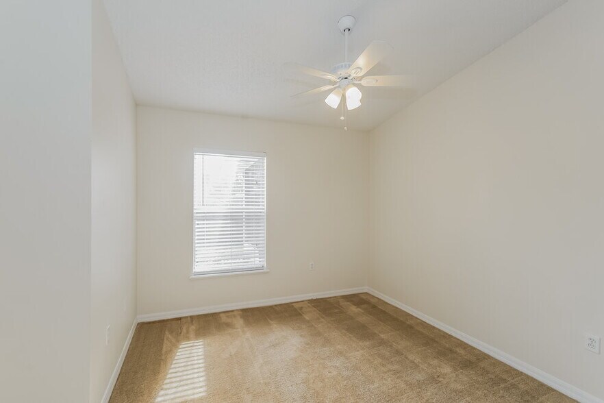 Building Photo - 3003 Valkyrie Rd