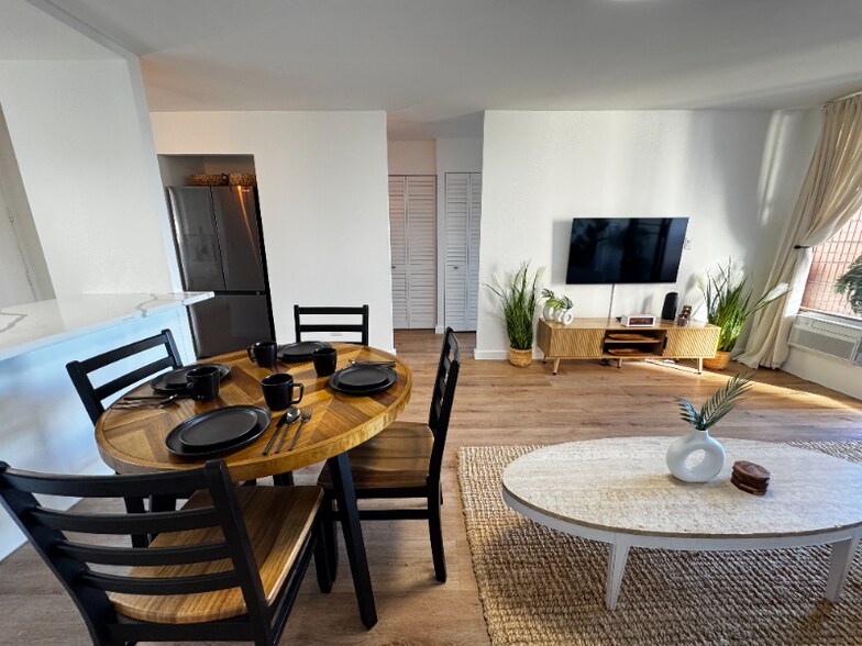 Building Photo - 975 Ala Lilikoi St