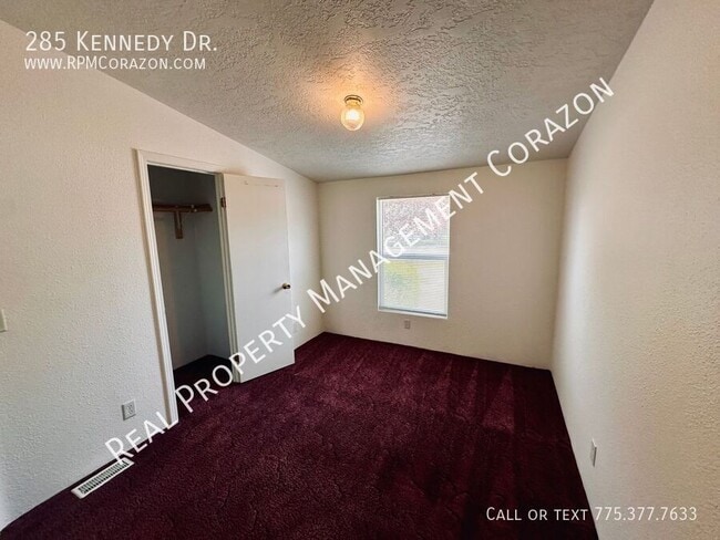 Building Photo - 285 Kennedy Dr