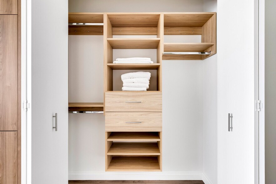 Building Photo - 1000 S Michigan Ave