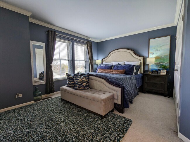 Building Photo - 2221 S Crambourne Way