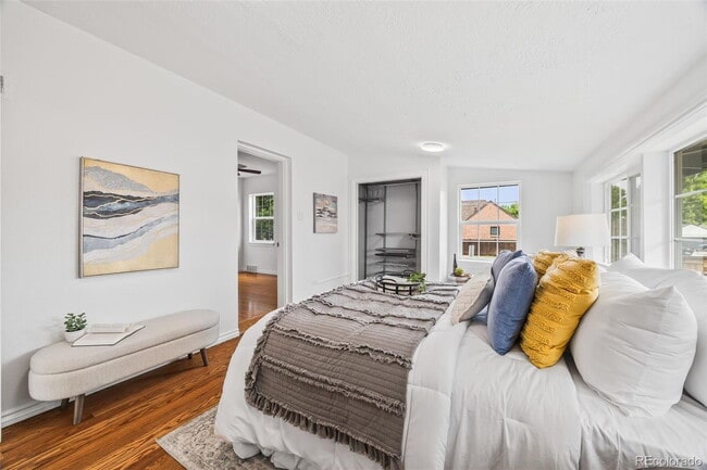 Building Photo - "Spacious 5-Bedroom Gem with Hardwood Floors & Cozy Fireplace in Denver's Heart!"