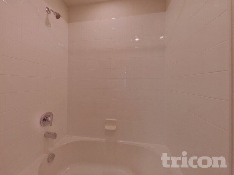 Building Photo - 1384 Orchard St