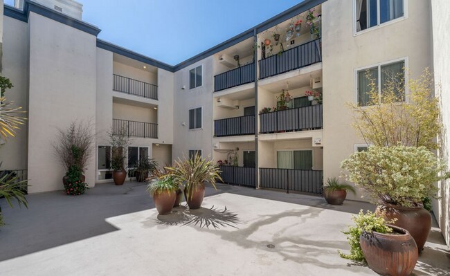 Building Photo - 8163 Redlands St