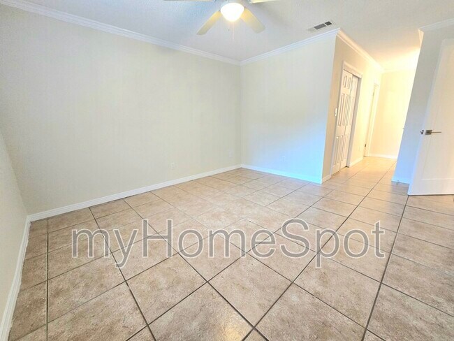 Building Photo - 7225 W Fairfield Dr