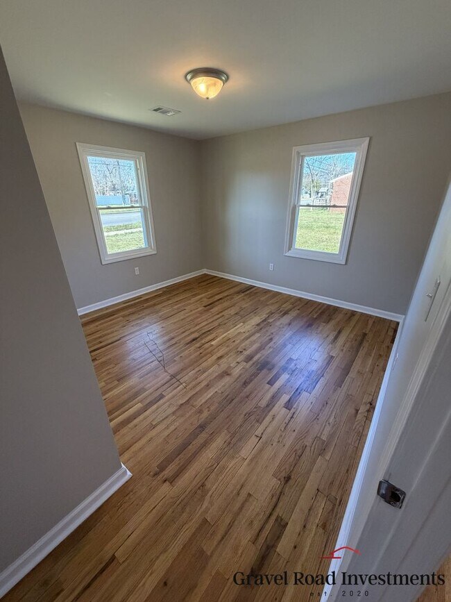 Building Photo - Beautifully Remodeled 3-Bedroom, 1-Bathroom House