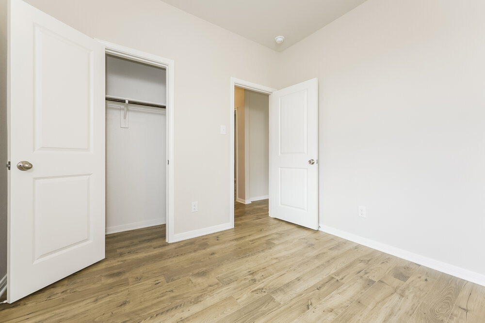 Building Photo - 15663 Plum Brk Dr