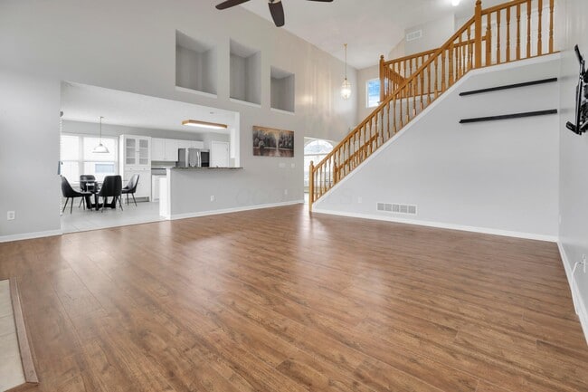 Building Photo - 3796 Village Club Dr