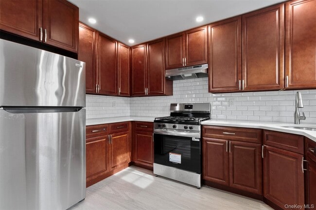 Building Photo - 28 Elissa Ln