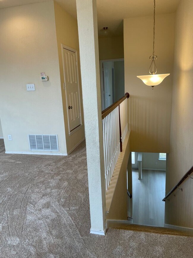Building Photo - Bright & Spacious 3BR/2.5BA with Loft and Two-Car Garage in Sendero Springs