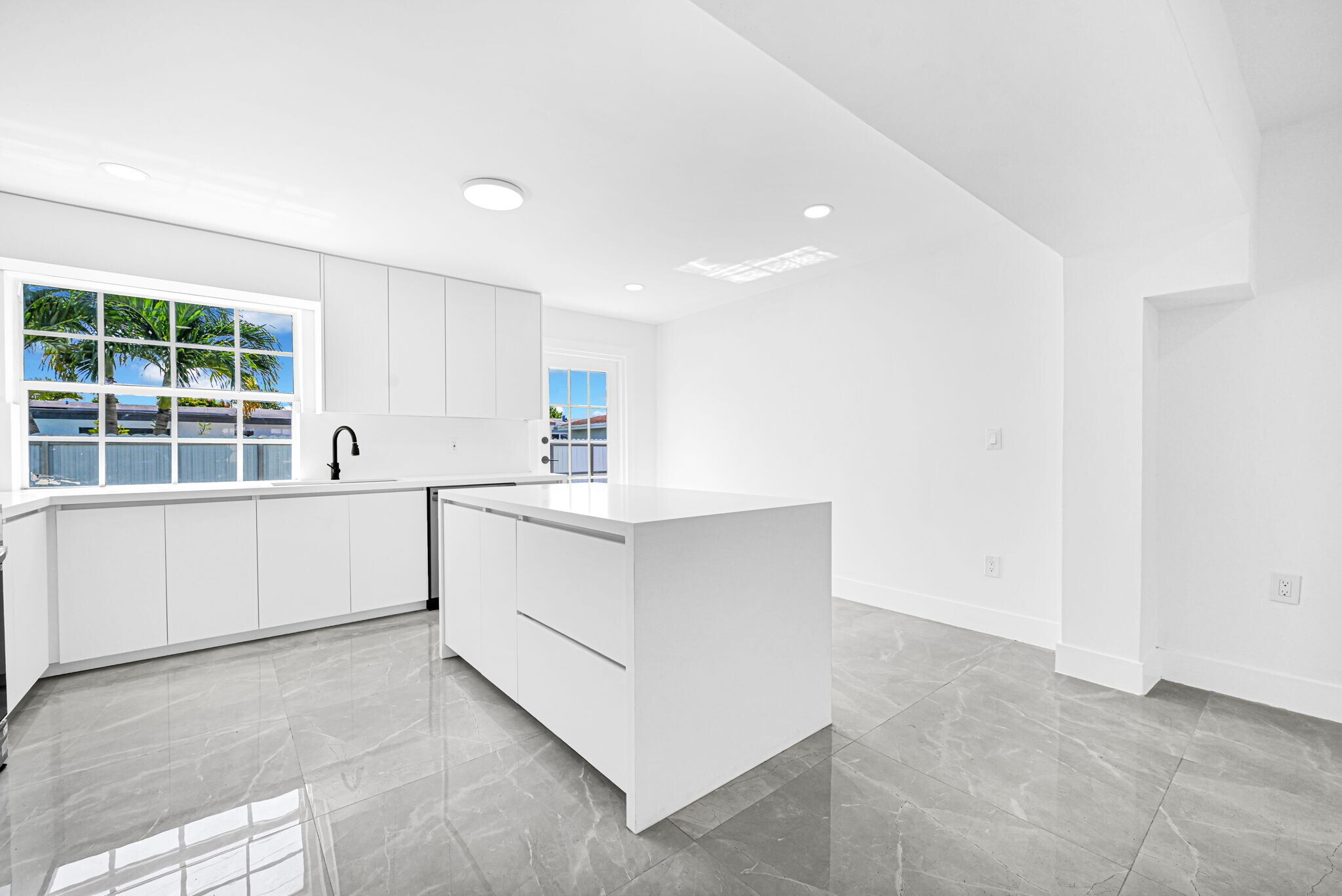 Building Photo - 4040 SW 108th Ave