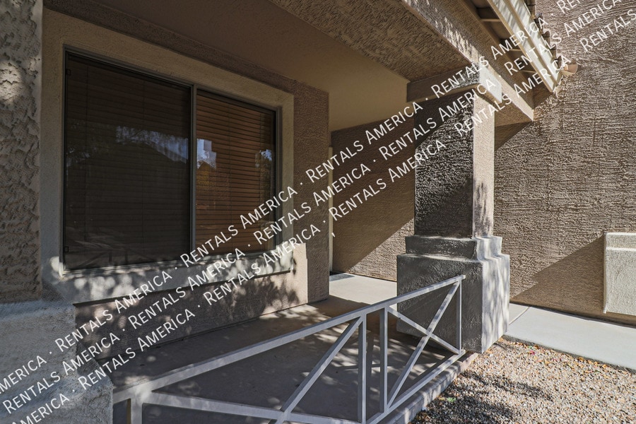 Building Photo - 12610 W Medlock Dr