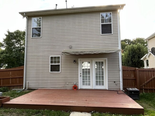 Building Photo - 3 Bedroom Corner Lot home with Great Backy...