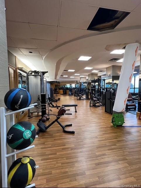 Building Photo - 415 E 37th St