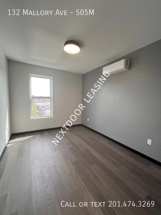 Building Photo - 132 Mallory Ave