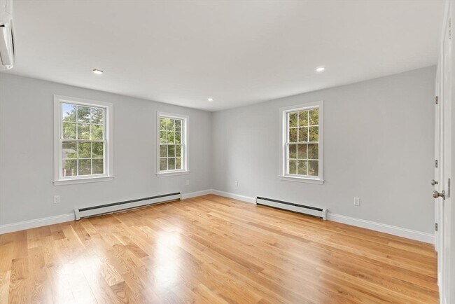 Building Photo - 63 Pleasant St