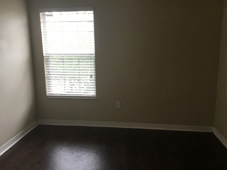 Building Photo - 15407 Telford Spring Dr