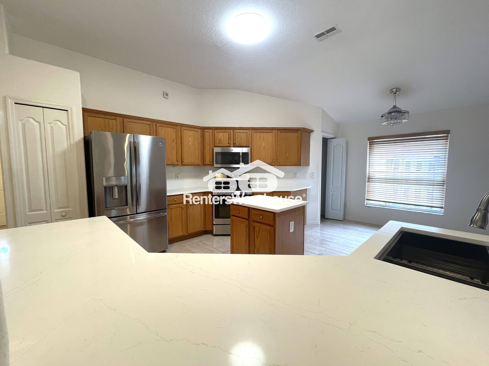 Building Photo - 14950 Hidden Oaks Cir