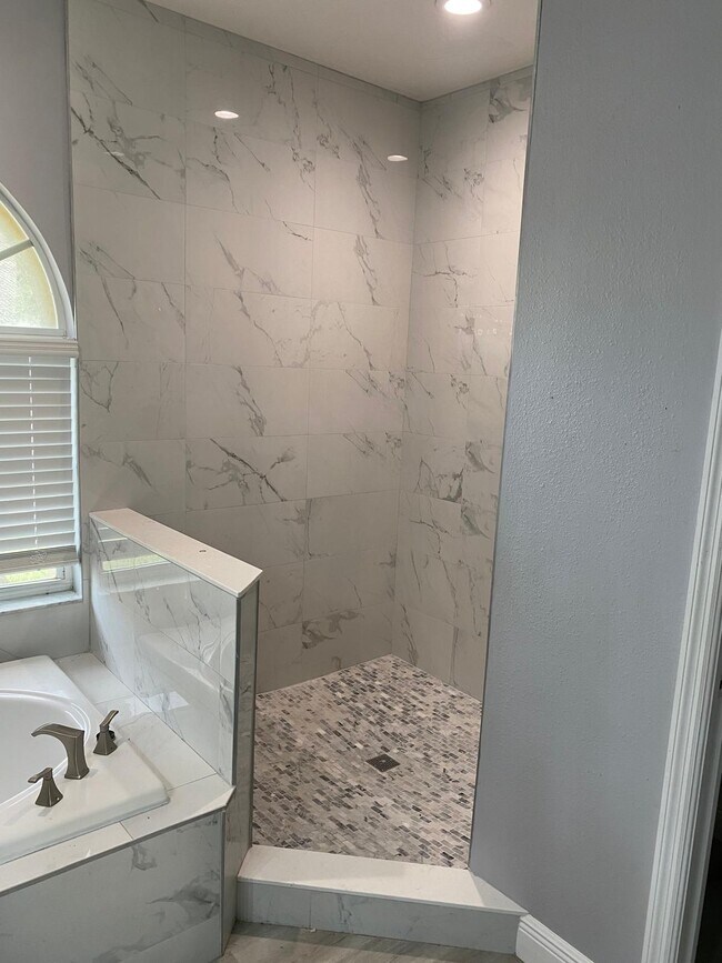 Building Photo - 1341 Flaxwood Ave