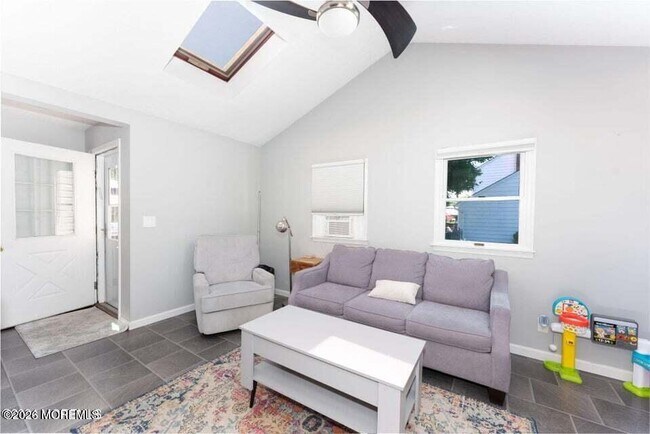 Building Photo - 1597 N Bay Ave