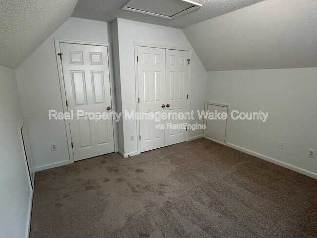 Building Photo - 1811 Kelly Glen Dr