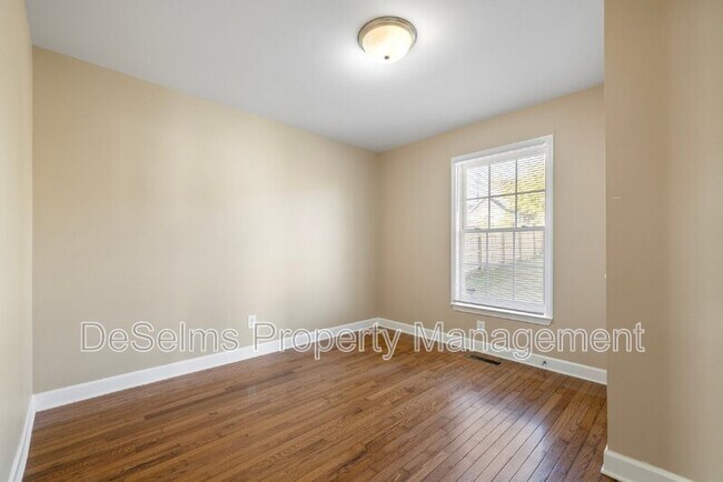 Building Photo - 508 S 12th St