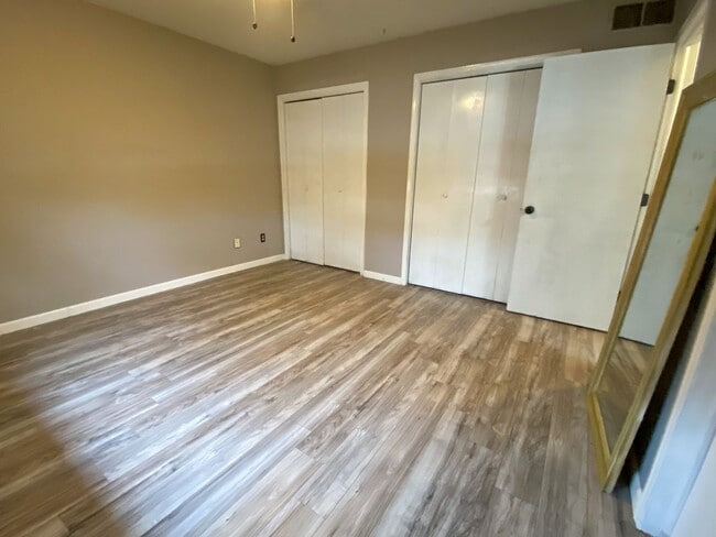 Building Photo - 10802 W Carr Ave