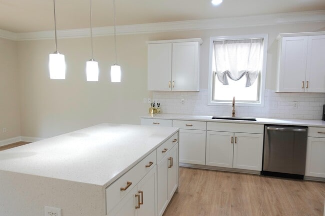 Building Photo - 24 Noble Wing Ln