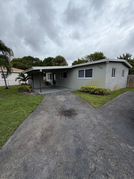 Building Photo - 3125 NW 2nd St