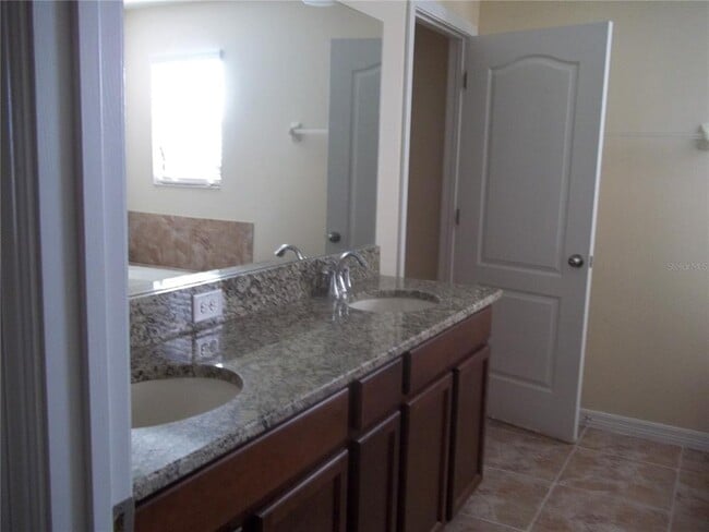 Building Photo - 20014 Date Palm Way