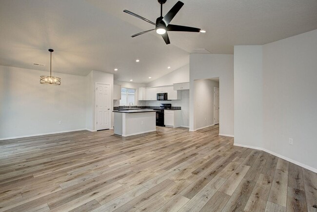 Primary Photo - The 3 bedroom, 2 bedroom home also has a f...
