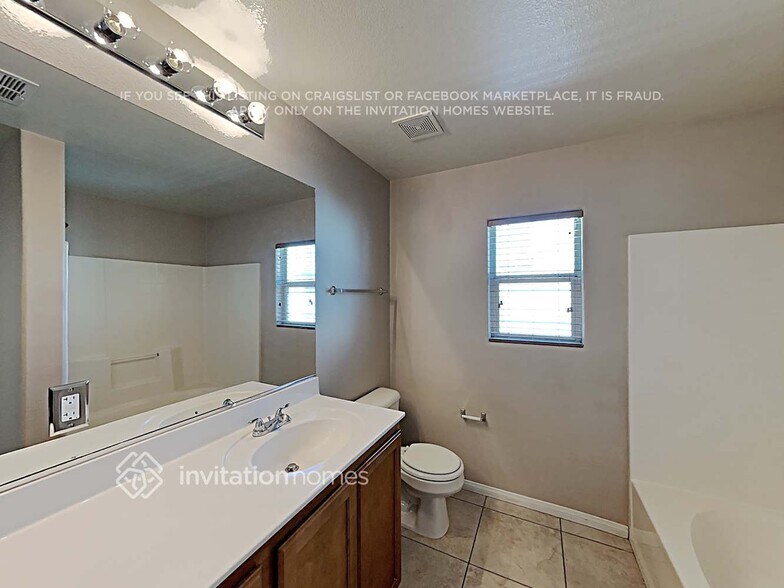 Building Photo - 6810 Bayberry Creek Ave