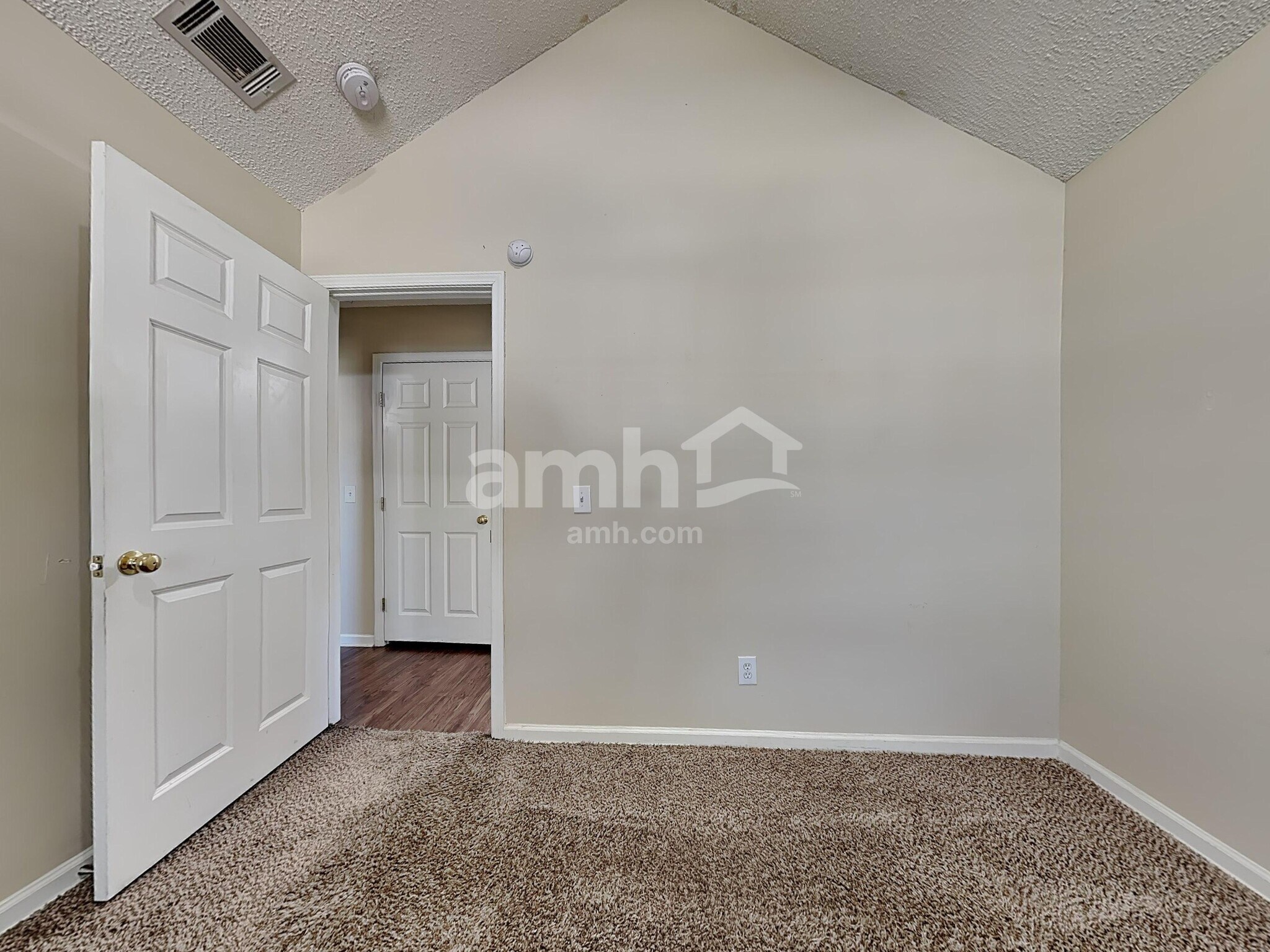 Building Photo - 11 Mills Run Ct