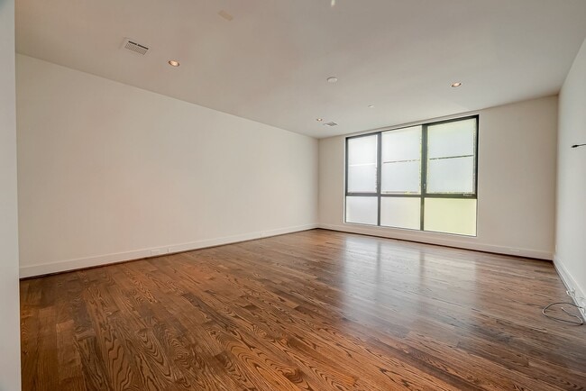 Building Photo - Beautiful contemporary home in the sought-...