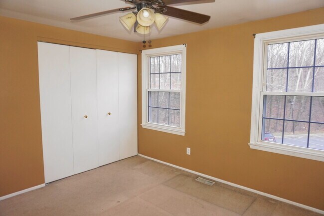 Building Photo - 8564 Gradien Dr