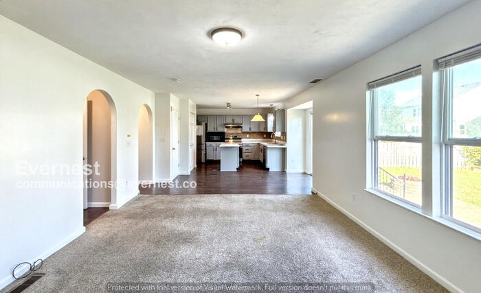 Building Photo - 5300 Folsom Dr