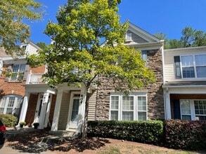 Building Photo - 804 Walnut Woods Dr