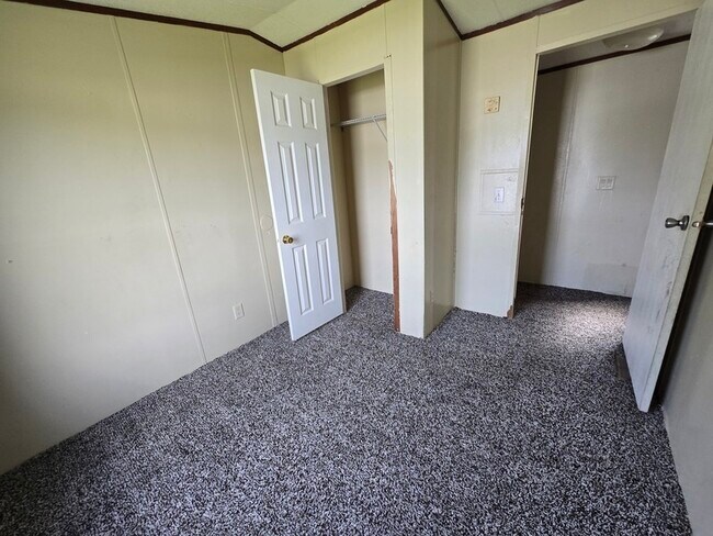 Building Photo - 2502 Cattail Cir