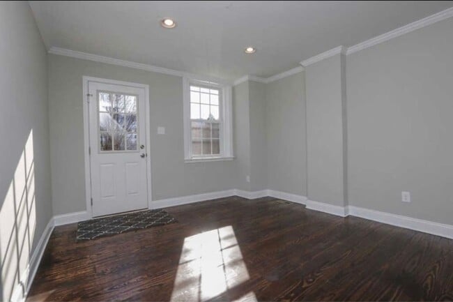 Building Photo - 2 Bedroom 1.5 Bath Home in Conshohocken wi...