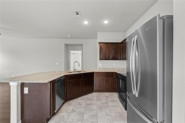 Building Photo - 313 Wood Creek St