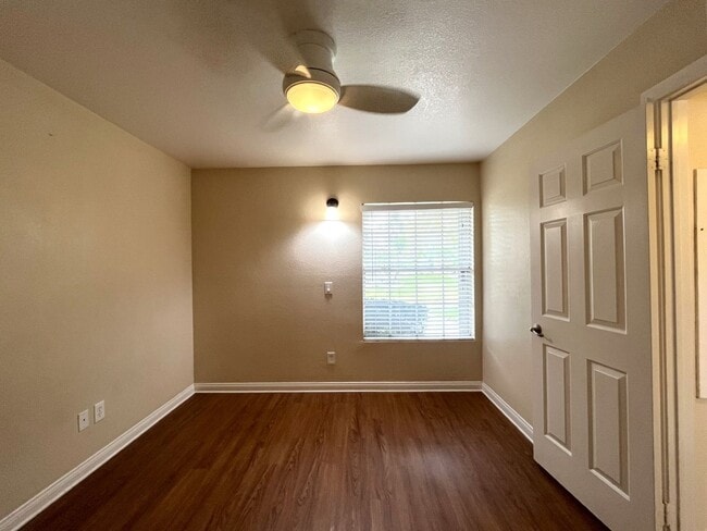 Building Photo - 2160 Highpointe Dr