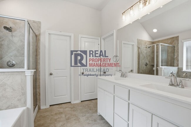 Building Photo - Well-Appointed 4-Bedroom Home with Open Layout