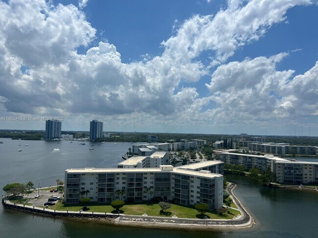 Primary Photo - 1000 E Island Blvd